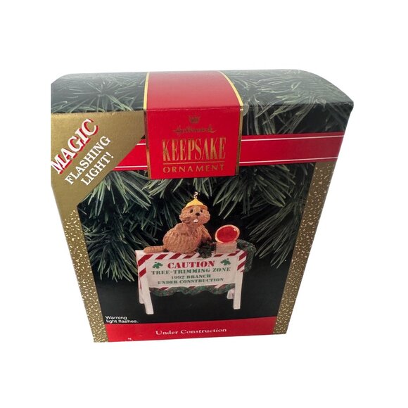 Hallmark Keepsake 1992 Magic Flashing Light Ornament Under Construction Bear - Picture 3 of 3